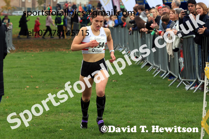 Womens Under-17s relay, 2025 Northern Cross Country Relays, Graves Park, Sheffield. Photo: David T. Hewitson/Sports for All Pics